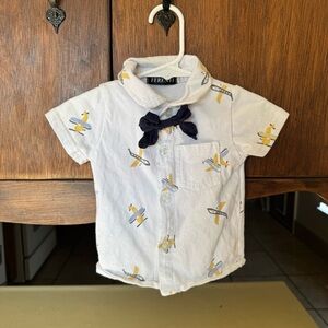 Short Sleeve Baby Boy's Shirt Bow Tie & Airplane
Size 80 is about a size 12-18 m